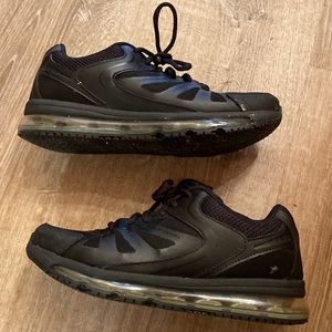 Men’s Size 7 TreadSafe slip-resistant black restaurant or fast food work shoes